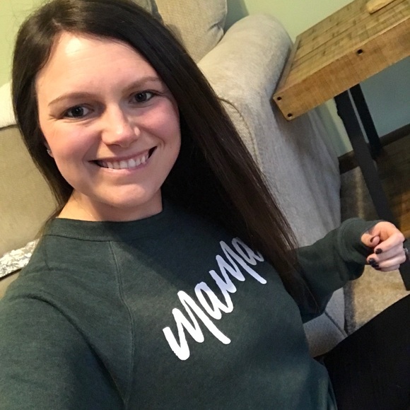 Meet your Posher, Laura - Picture 1 of 1